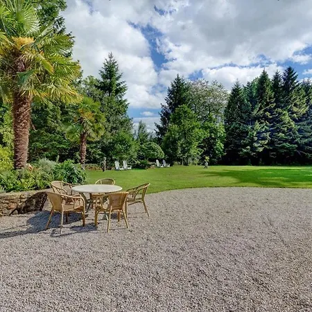 Chateau Sleeps 18 Wifi Landhaus