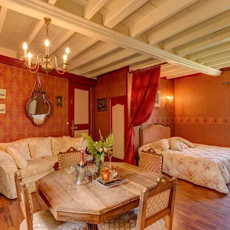 Chateau Sleeps 18 Wifi *