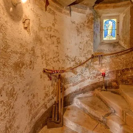 Chateau Sleeps 18 Wifi *