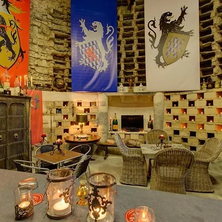 Landhaus Chateau Sleeps 18 Wifi