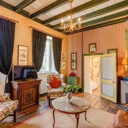 Landhaus Chateau Sleeps 18 Wifi