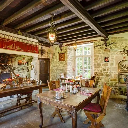 Chateau Sleeps 18 Wifi * Tamerville